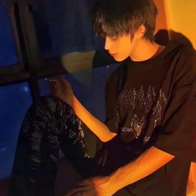 娱乐吃瓜头像男真人图片,从吃瓜头像到真人风采的华丽转身